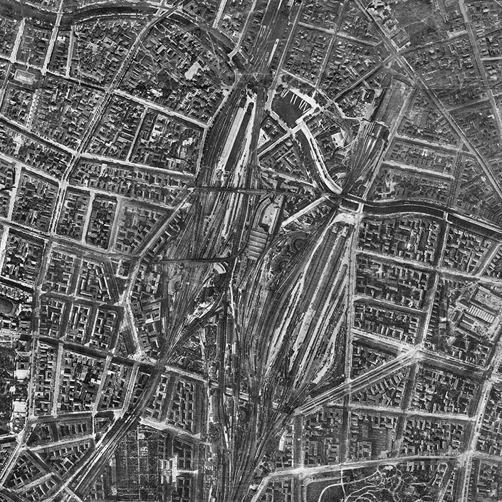 Aerial photograph taken in 1928, with Anhalter Bahnhof, Anhalter Güterbahnhof (freight ­railway station) and the Yorckbrücken